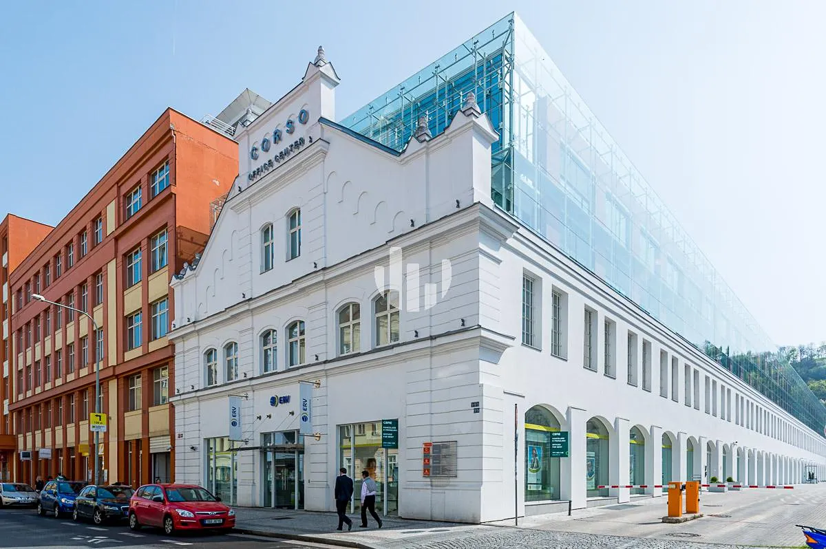 Pronájem kanceláře 546 m²
